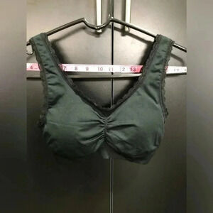 Love by Gap Seamless,lace trim,removable pads,pullover